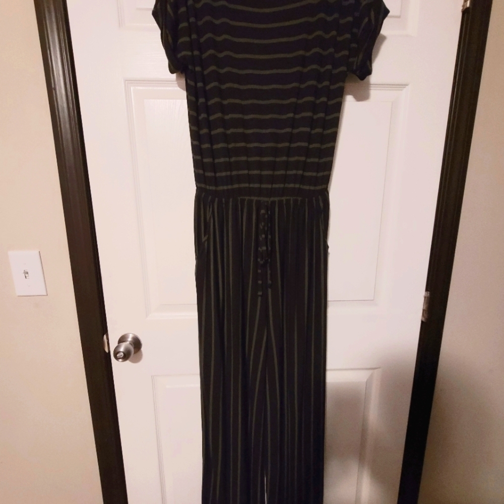 Womens Short-sleeved Black Stripe Jumpsuit